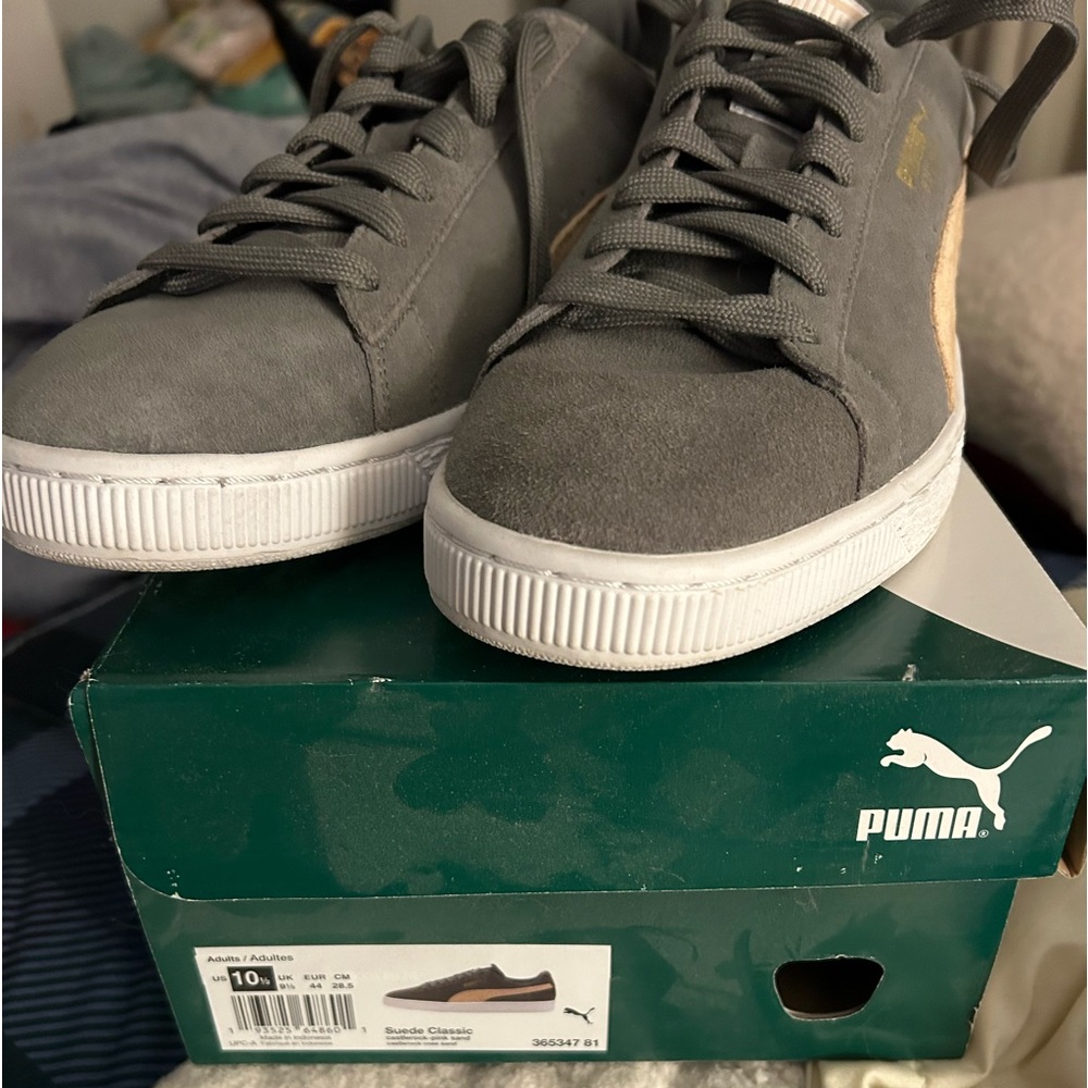 Brand New Puma Suede Classic, ladies, size 10.5. Never worn.